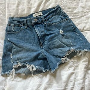 Abercrombie & Fitch The 4” Mom Short High Rise Size 28/6
